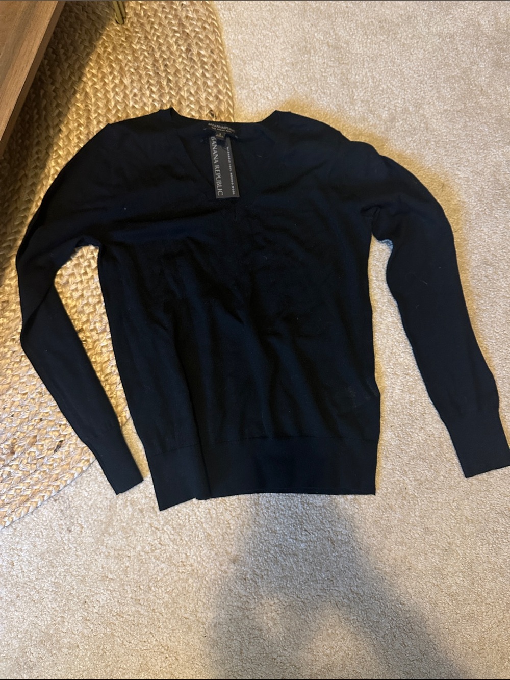 Banana Republic Women’s Black Crewneck Pullover Sweater